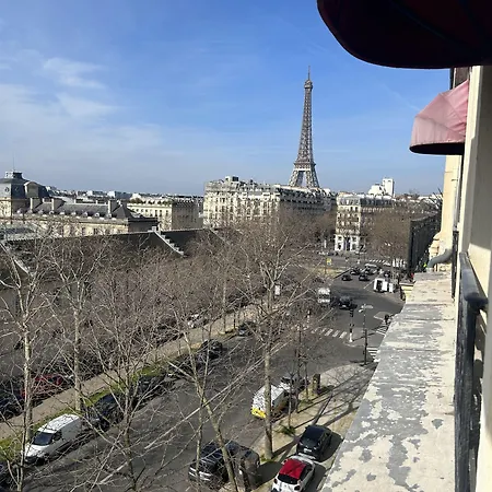 Derby Eiffel 4* Parijs