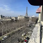 Derby Eiffel 4* Париж