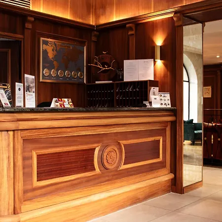 Derby Eiffel 4* Paryż