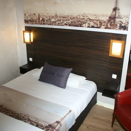 Derby Eiffel 4* Parijs