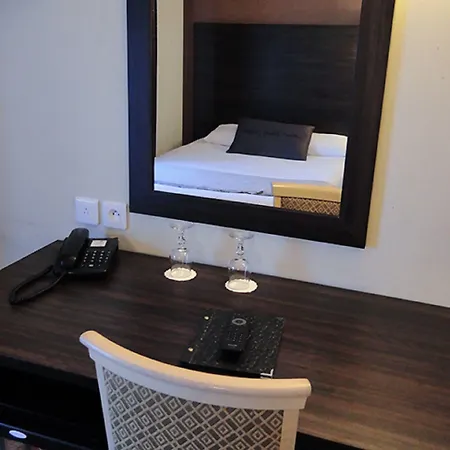 더비 에펠 호텔 파리