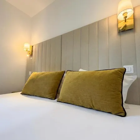 Derby Eiffel 4* Paris