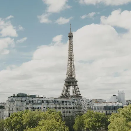 Derby Eiffel Paris