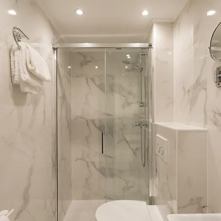Derby Eiffel Hotell Paris