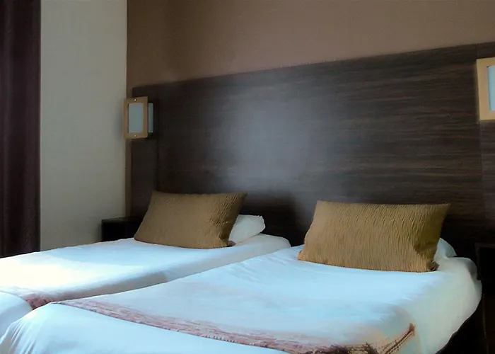 Derby Eiffel 4* Paryż